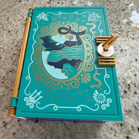 Little Mermaid Lego Book set 43213 - all pieces accounted for - Picture 3 of 9